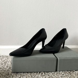 Michael Kors Leather Black Pumps High Heels Size 6.5